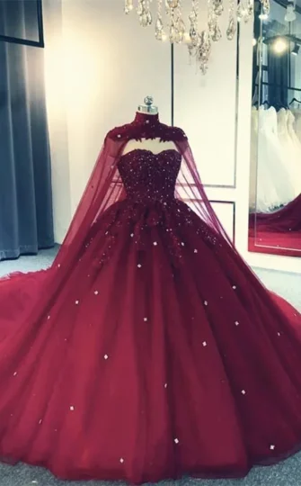 2025 Ball Gown Vintage Burgundy Quinceanera Dresses Lace with Cape