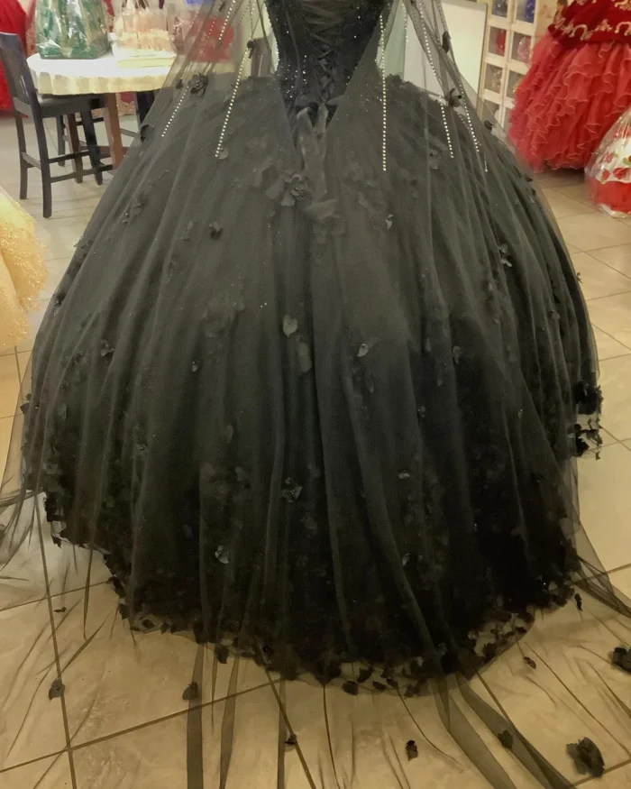 2025 New Cheap Quinceanera Dresses Black with Flowers Crystals Beadeds