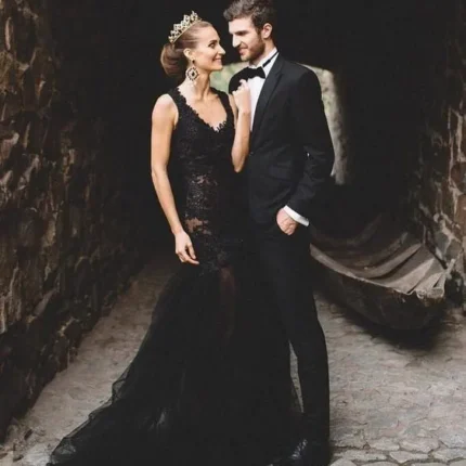 Mermaid Lace Black Wedding Dresses V Neck Sleeveless Tulle Gothic Bridal Gown