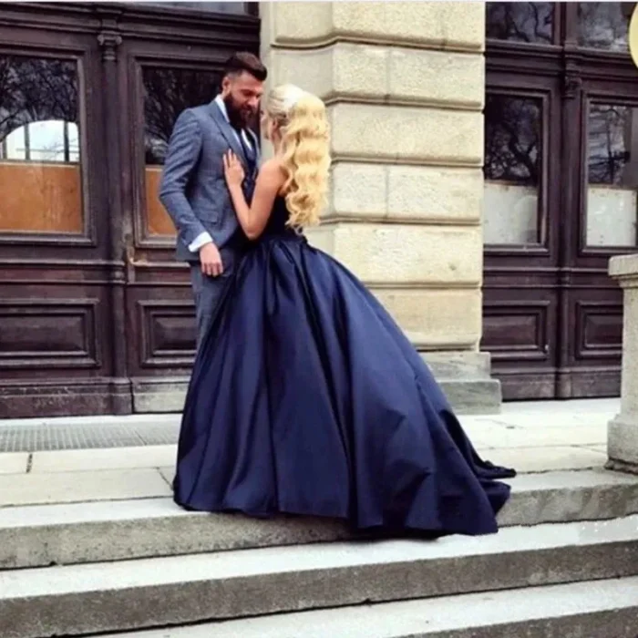 Sweetheart Ball Gown Navy Blue Wedding Dresses Satin Sweet 16 Dresss